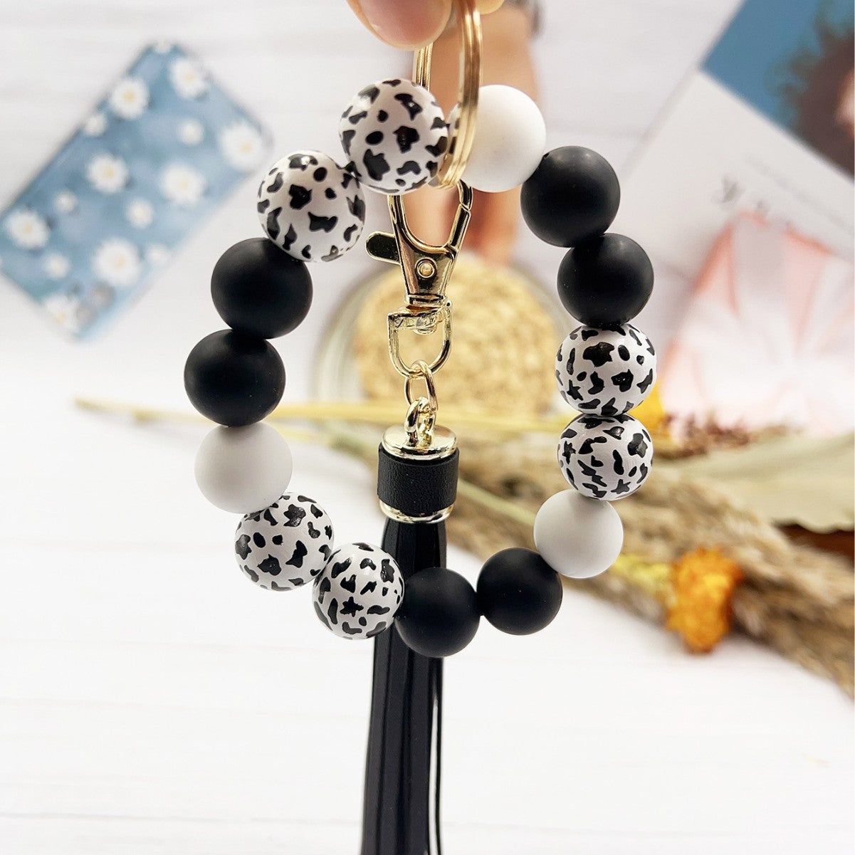 Wholesale Leopard Print Wooden Beads Silicone Beaded Keychain